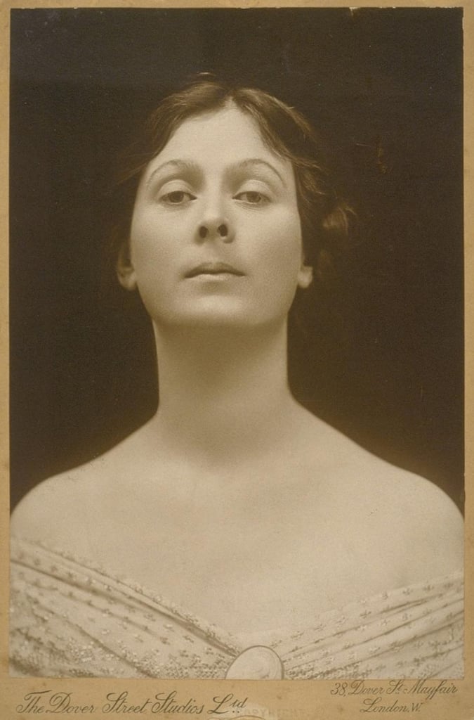 FamousPeopleFacts - Isadora Duncan