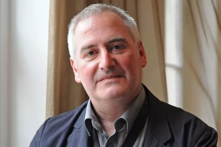 FamousPeopleFacts - Chris Riddell