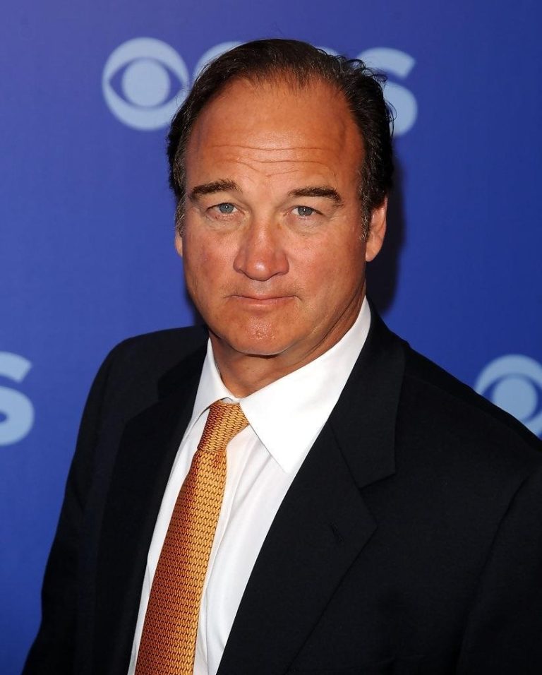 FamousPeopleFacts - James Belushi