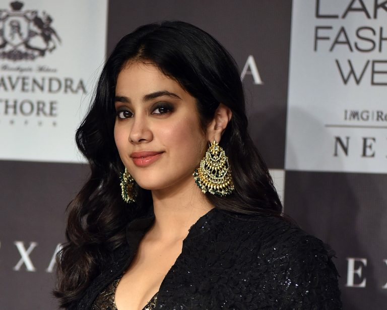 FamousPeopleFacts - Janhvi Kapoor