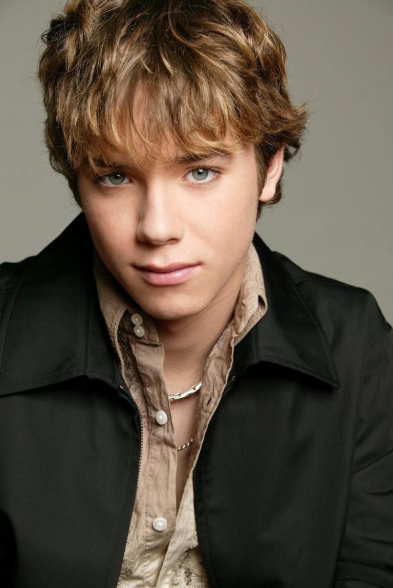 FamousPeopleFacts - Jeremy Sumpter