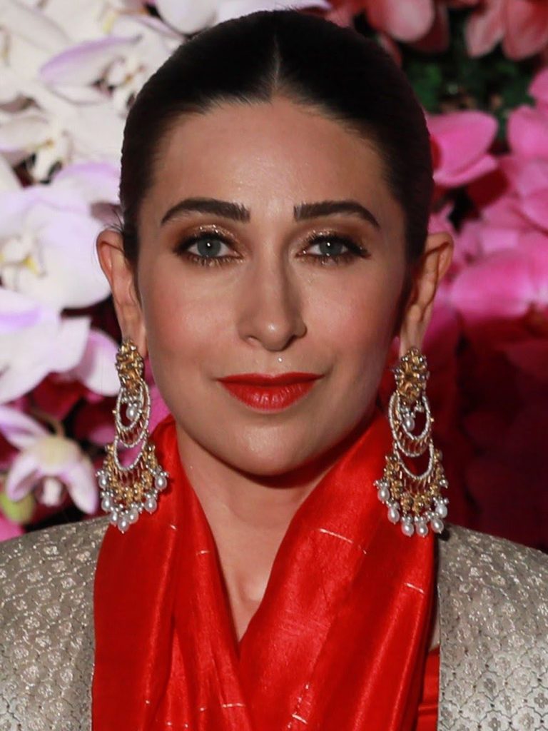 FamousPeopleFacts - Karisma Kapoor