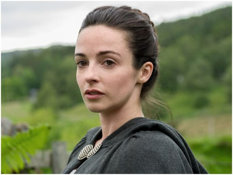 FamousPeopleFacts - Laura Donnelly