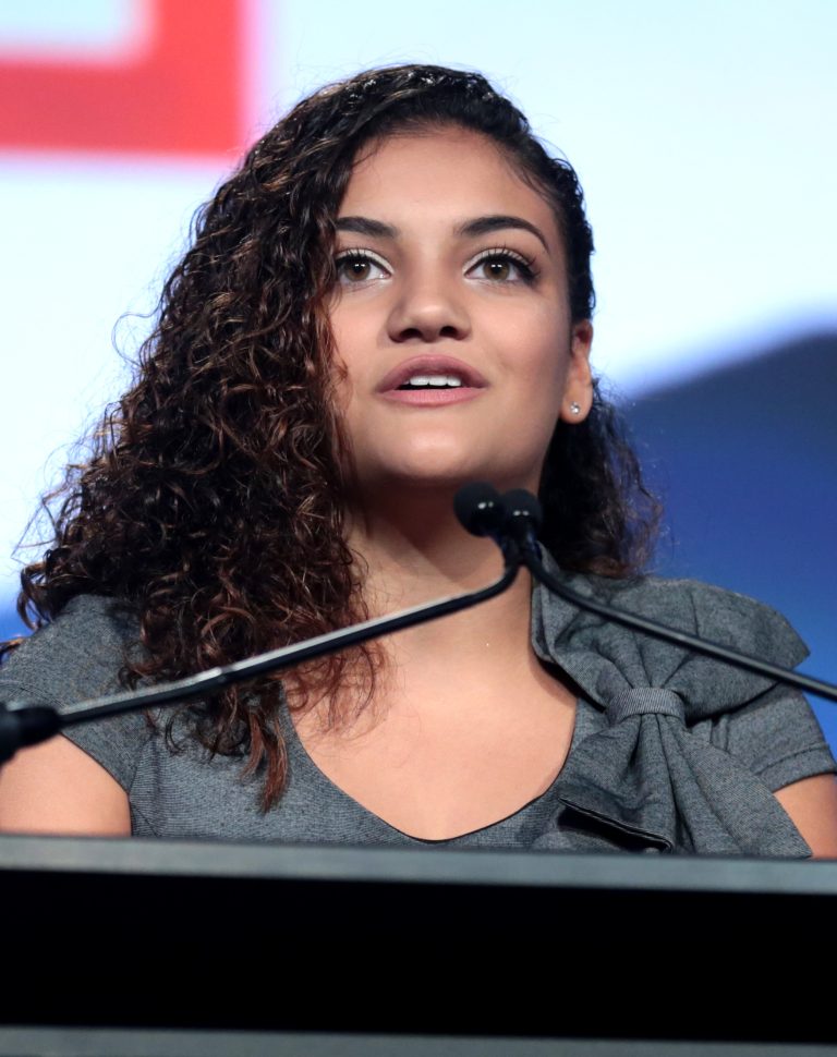 FamousPeopleFacts - Laurie Hernandez