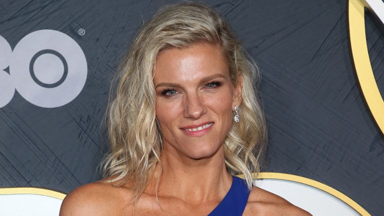 FamousPeopleFacts - Lindsay Shookus