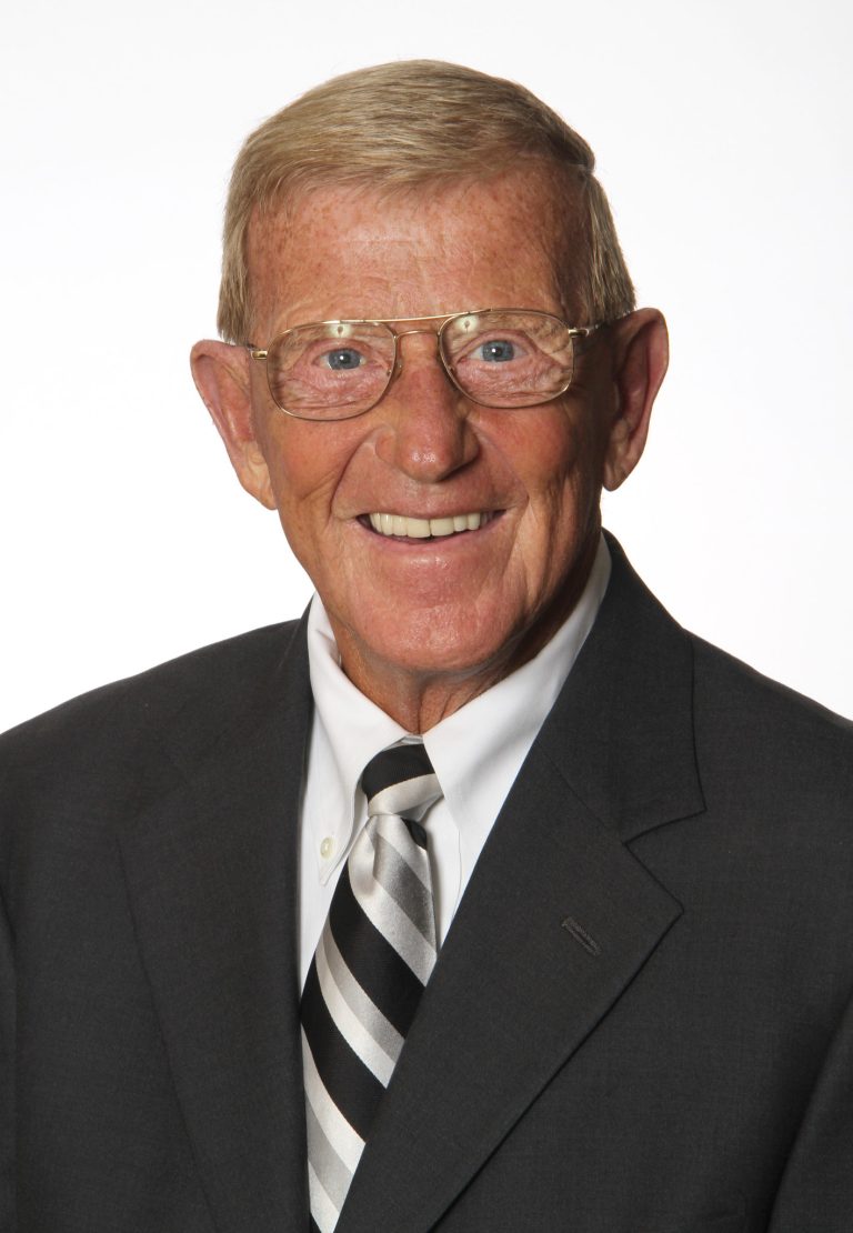 FamousPeopleFacts - Lou Holtz