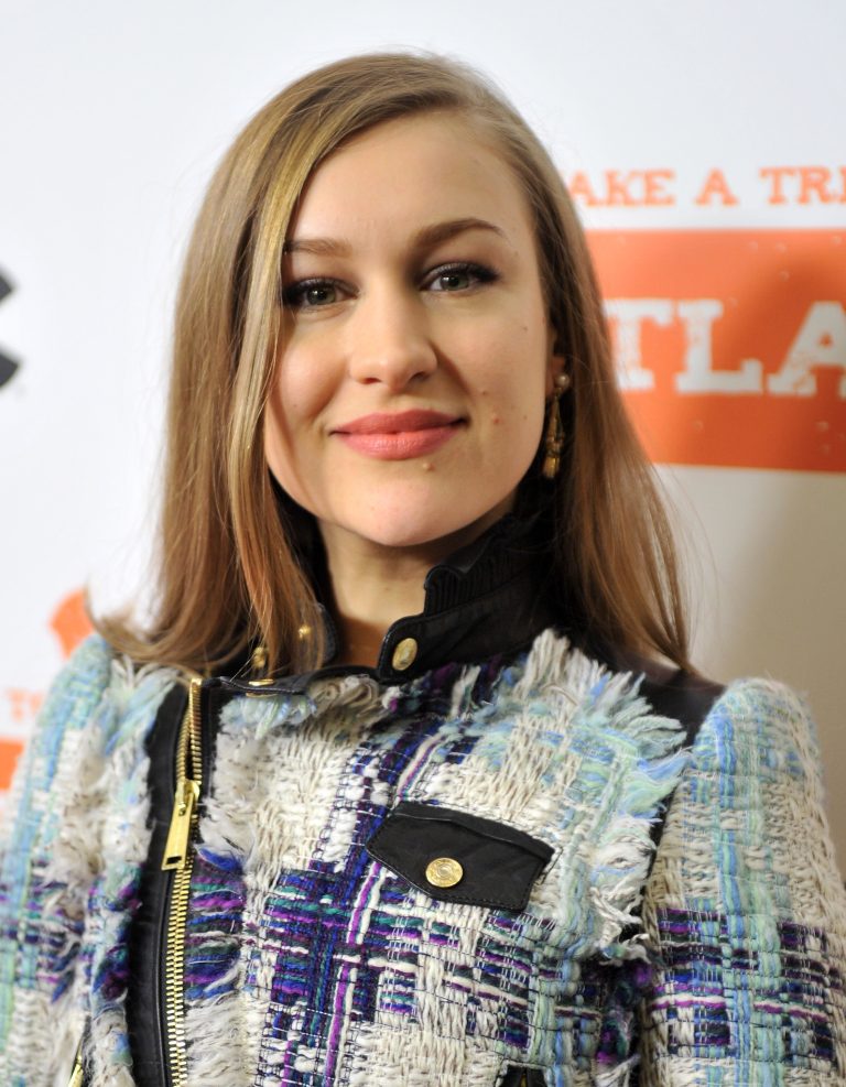 FamousPeopleFacts - Joanna Newsom