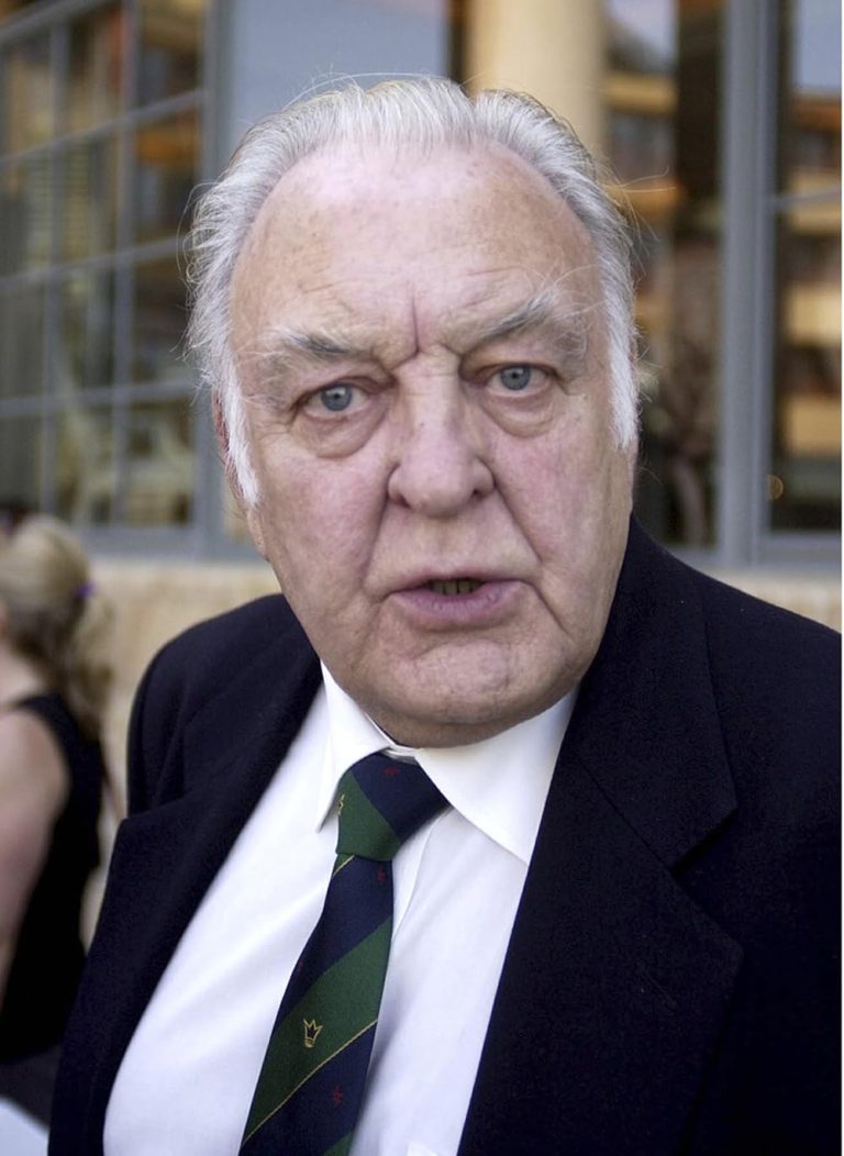 FamousPeopleFacts - Donald Sinden