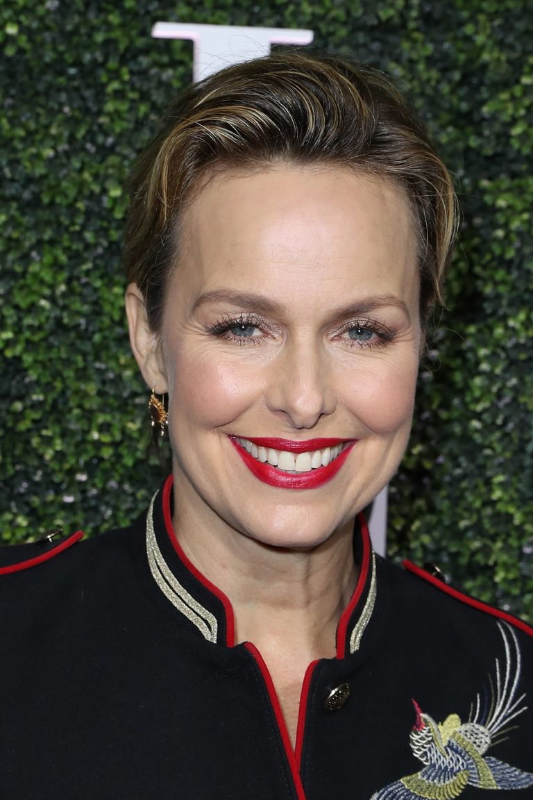 FamousPeopleFacts - Melora Hardin