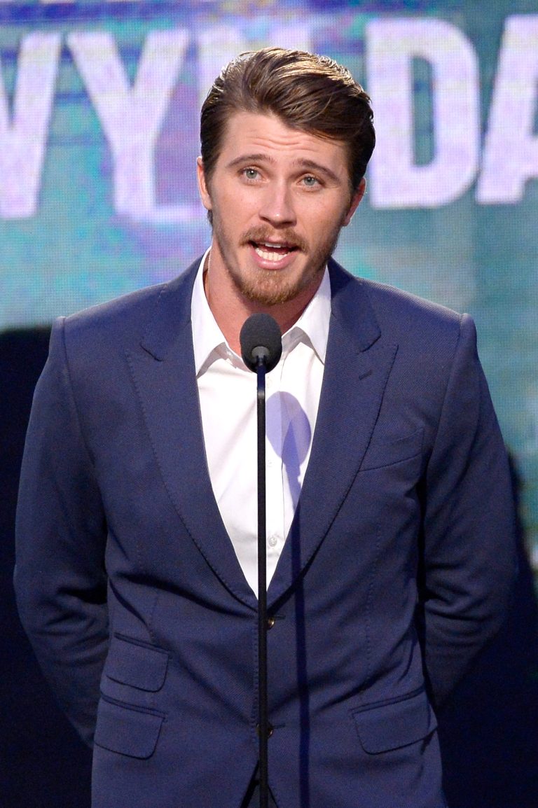 FamousPeopleFacts - Garrett Hedlund