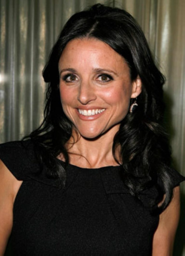 FamousPeopleFacts - Julia Louis-Dreyfus