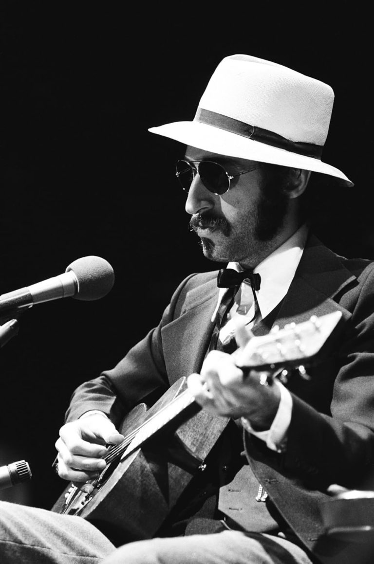 FamousPeopleFacts - Leon Redbone