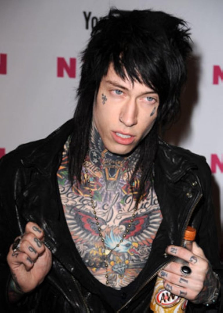 FamousPeopleFacts - Trace Cyrus