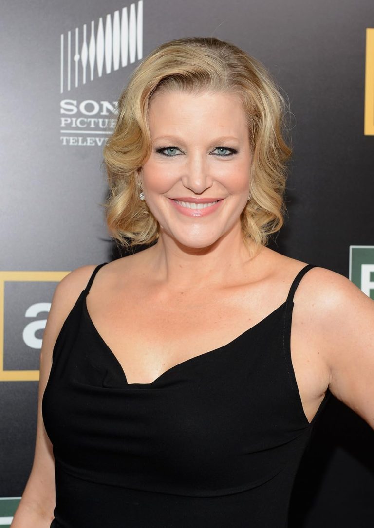 FamousPeopleFacts - Anna Gunn