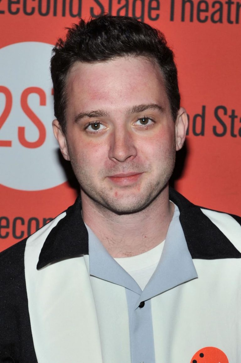 FamousPeopleFacts - Eddie Kaye Thomas