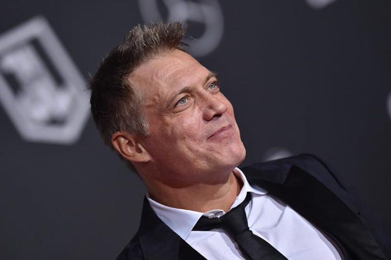 FamousPeopleFacts - Holt McCallany