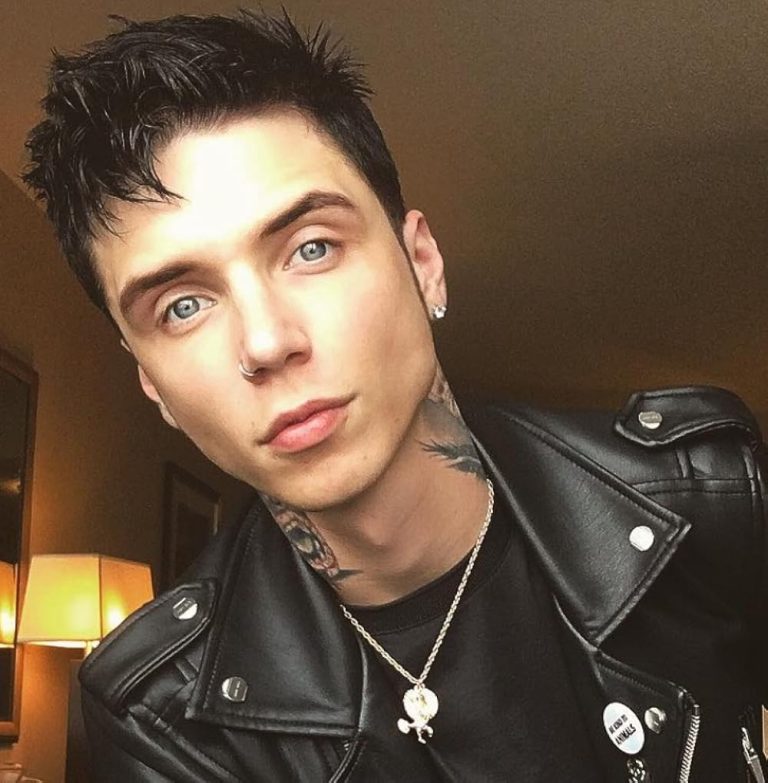 FamousPeopleFacts - Andy Biersack