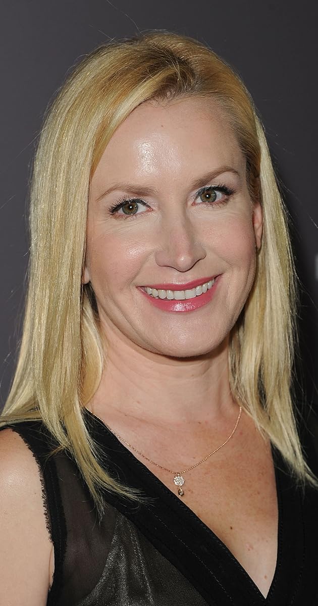 FamousPeopleFacts - Angela Kinsey