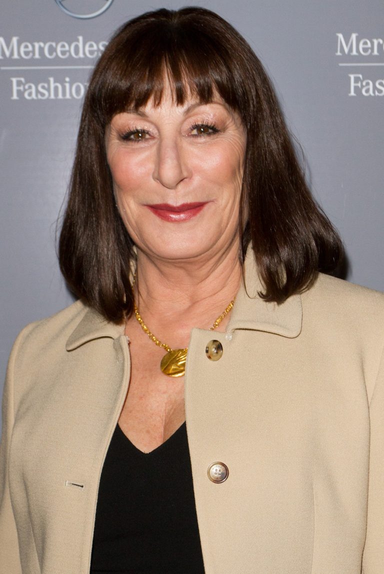 FamousPeopleFacts - Anjelica Huston