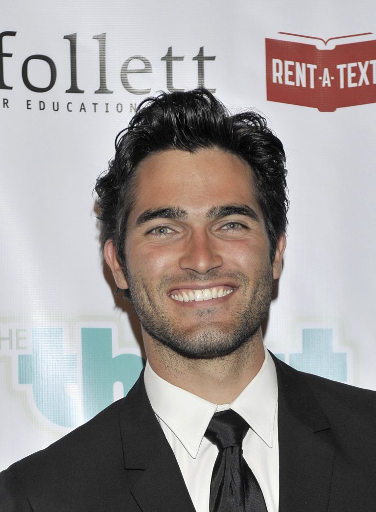 FamousPeopleFacts - Tyler Hoechlin