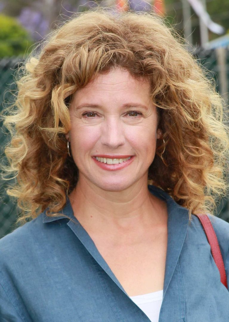 FamousPeopleFacts - Nancy Travis