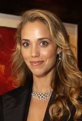 FamousPeopleFacts - Elizabeth Berkley