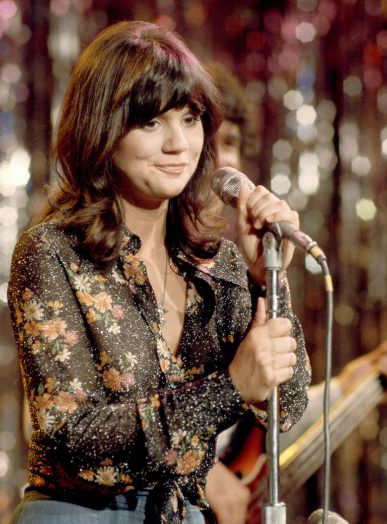 FamousPeopleFacts - Linda Ronstadt