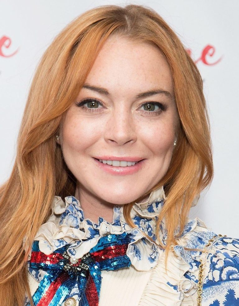 FamousPeopleFacts - Lindsay Lohan