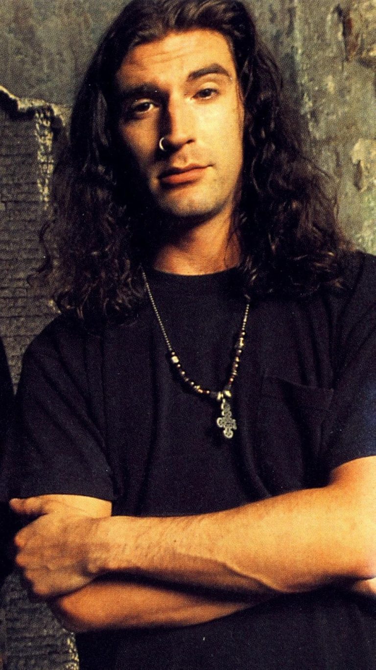 FamousPeopleFacts - Sean Kinney