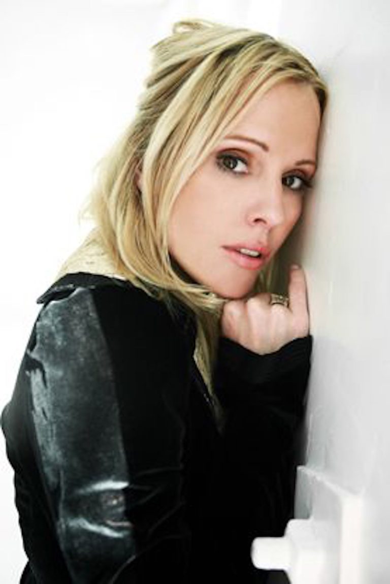 FamousPeopleFacts - Emma Caulfield