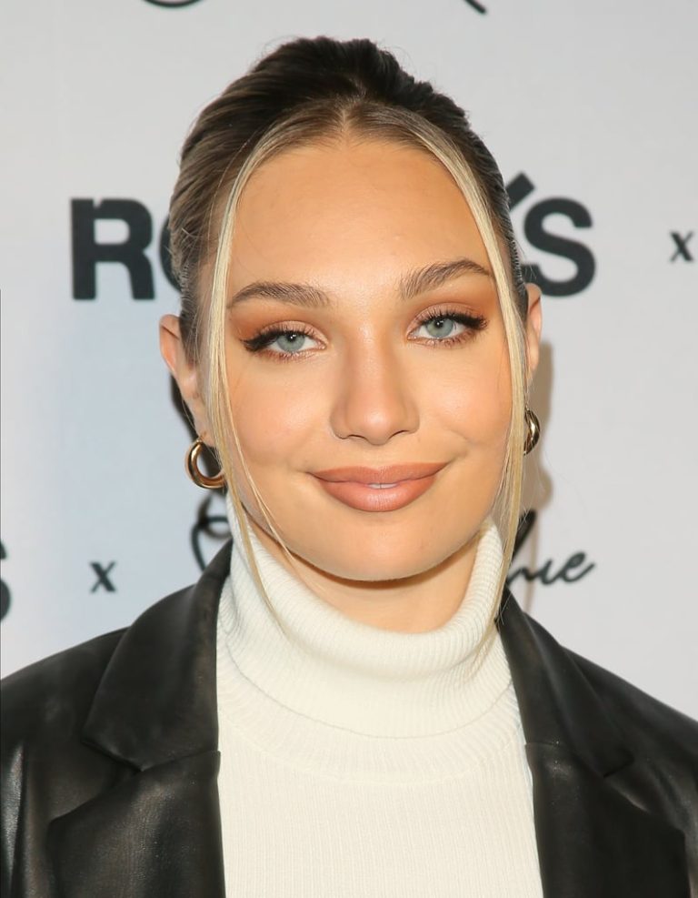 FamousPeopleFacts - Maddie Ziegler