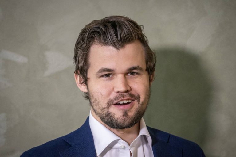 FamousPeopleFacts - Magnus Carlsen