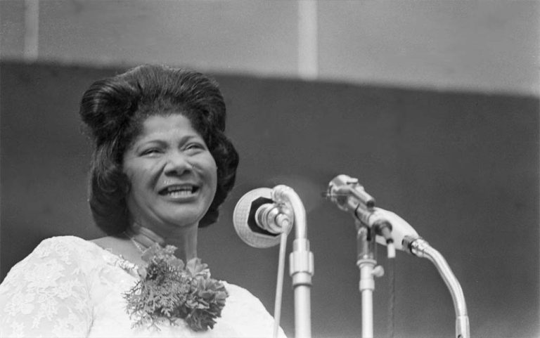 FamousPeopleFacts - Mahalia Jackson