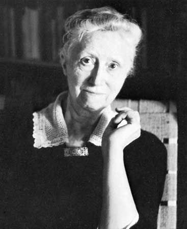 FamousPeopleFacts - Marianne Moore