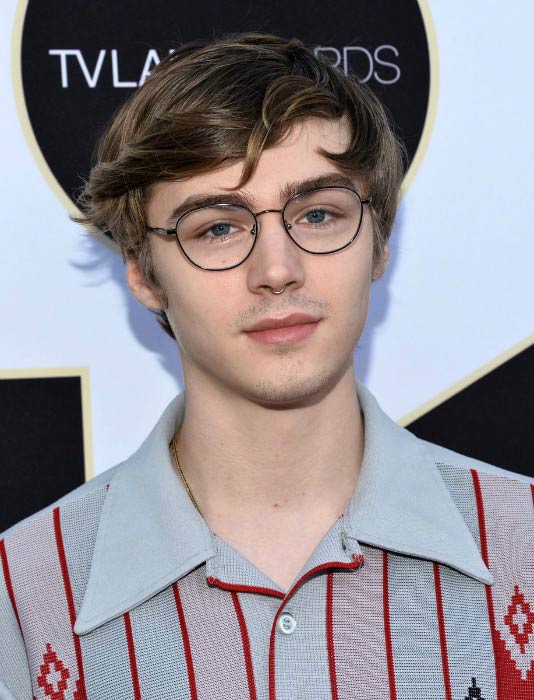 FamousPeopleFacts - Miles Heizer