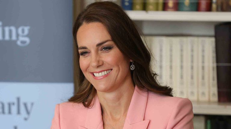 FamousPeopleFacts - Kate Middleton