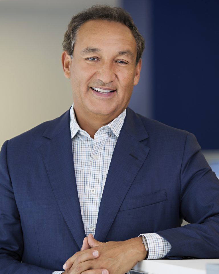 FamousPeopleFacts - Oscar Munoz