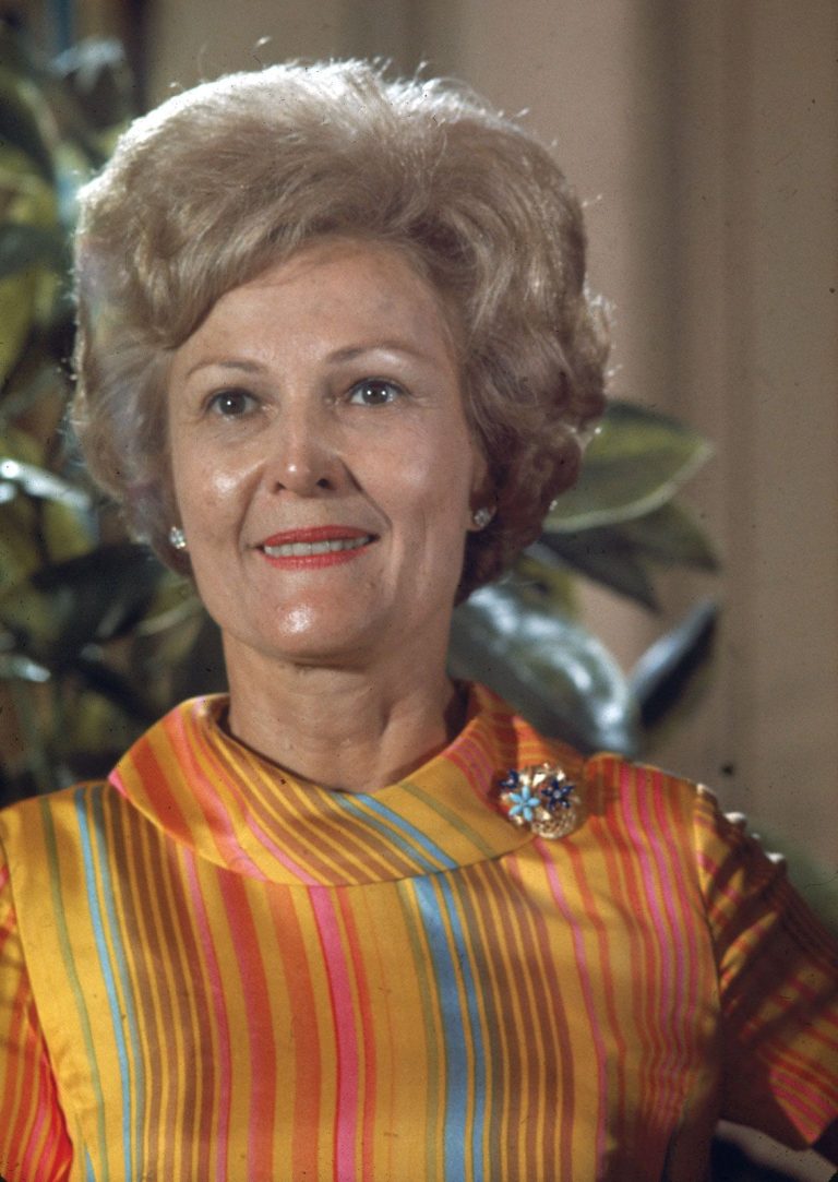 FamousPeopleFacts - Pat Nixon