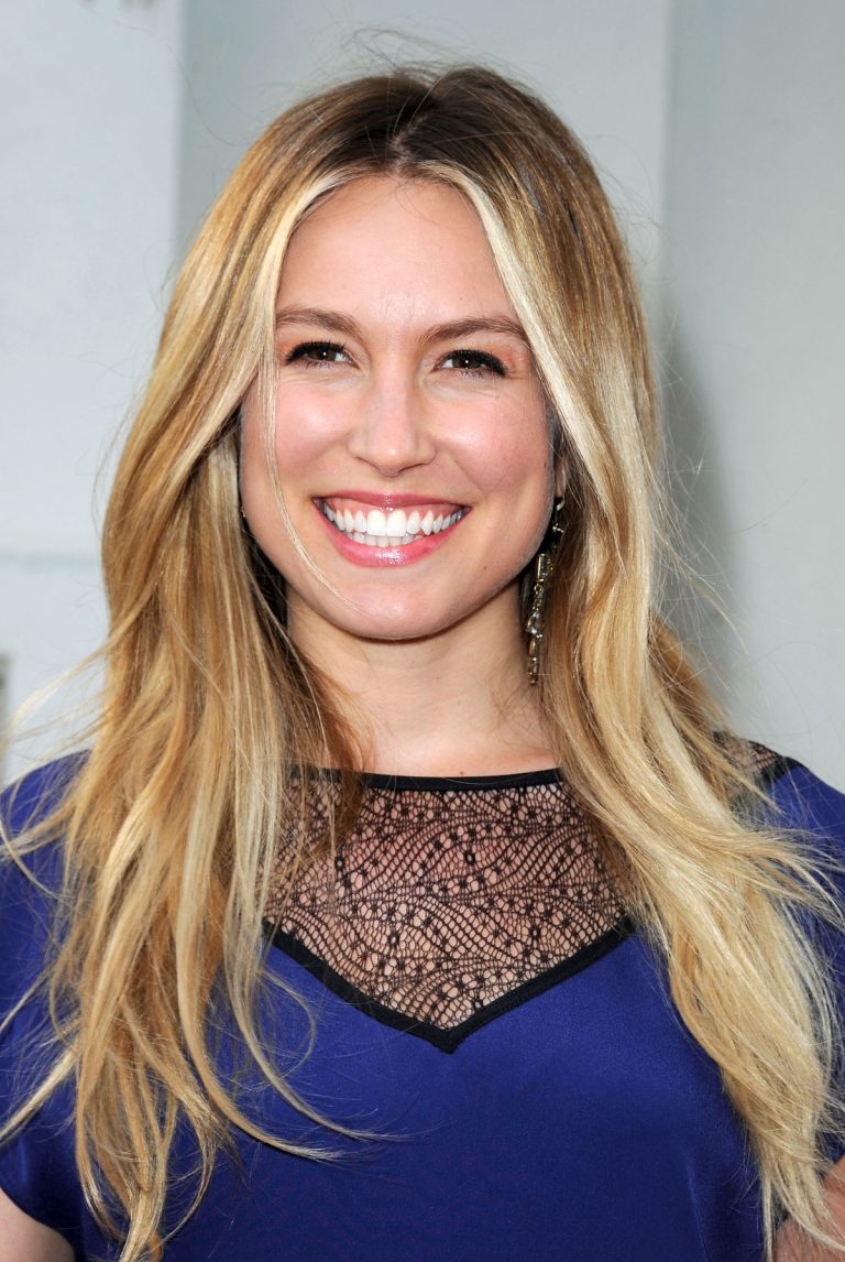 FamousPeopleFacts - Sarah Carter