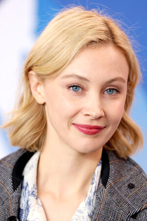 FamousPeopleFacts - Sarah Gadon