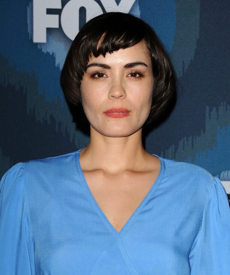 FamousPeopleFacts - Shannyn Sossamon