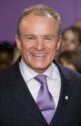 FamousPeopleFacts - Bobby Davro