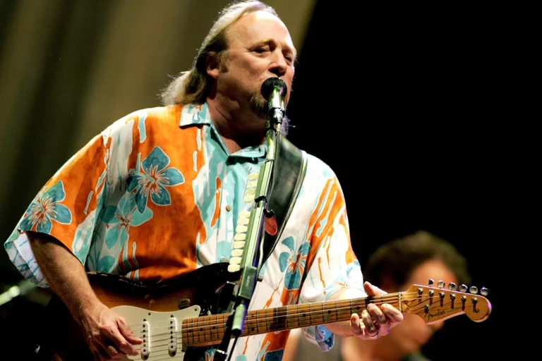 FamousPeopleFacts - Stephen Stills