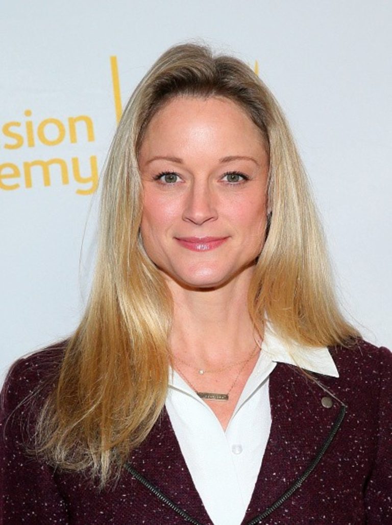 FamousPeopleFacts - Teri Polo