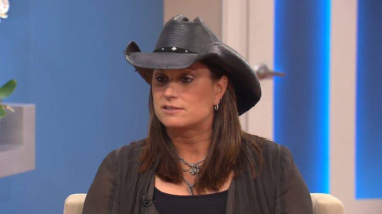 FamousPeopleFacts - Terri Clark