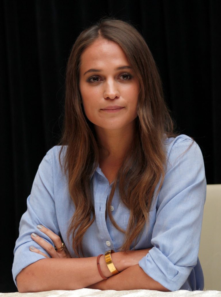 FamousPeopleFacts - Alicia Vikander