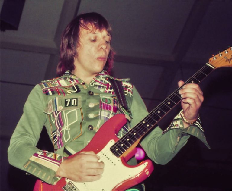 FamousPeopleFacts - Robin Trower