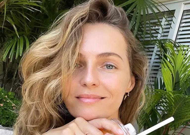 FamousPeopleFacts - Valentina Zelyaeva