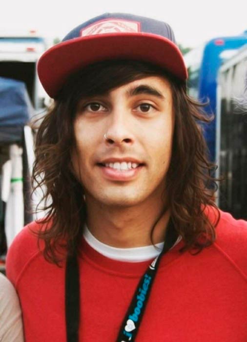 FamousPeopleFacts - Vic Fuentes