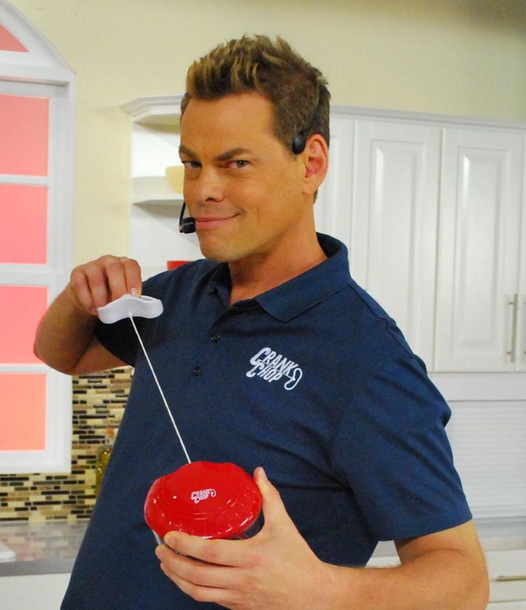 FamousPeopleFacts - Vince Offer